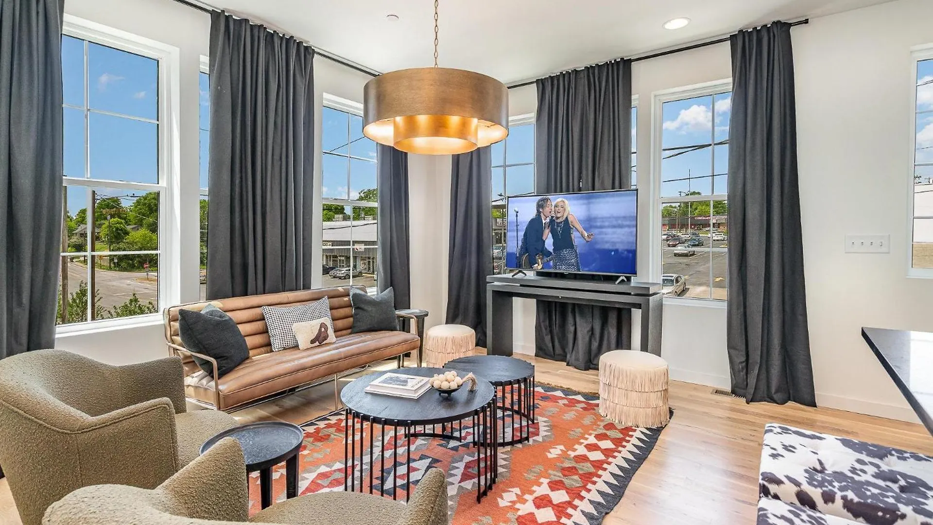 Rodeo-Rooftop Patio-Skyline Views-Near Broadway Nashville